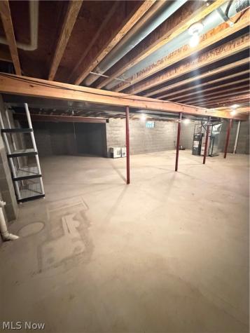 1437 Waters Edge Drive Akron OH 44313