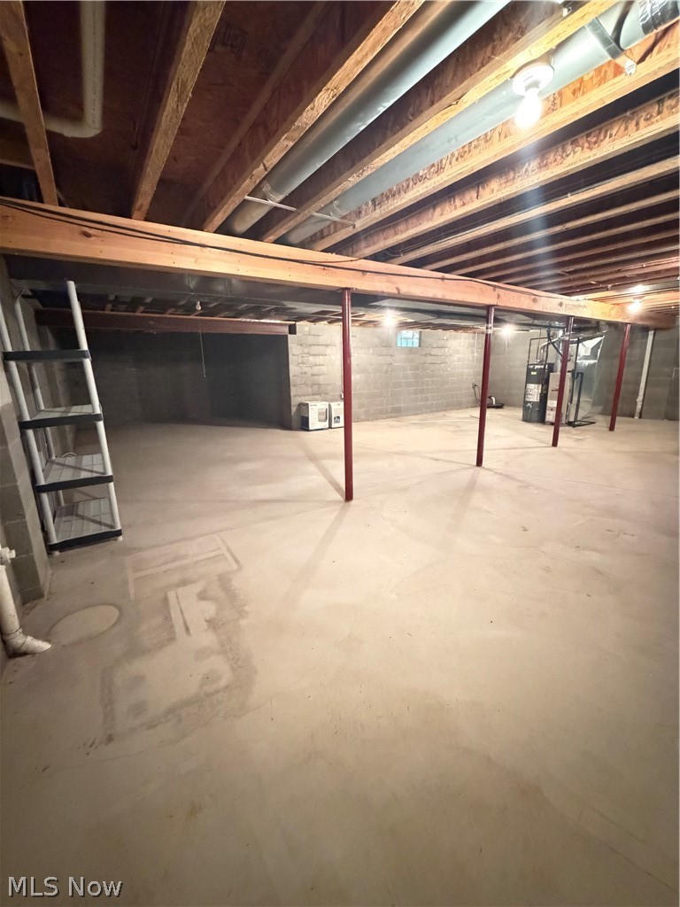 1437 Waters Edge Drive Akron OH 44313