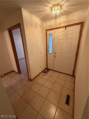 1437 Waters Edge Drive Akron OH 44313