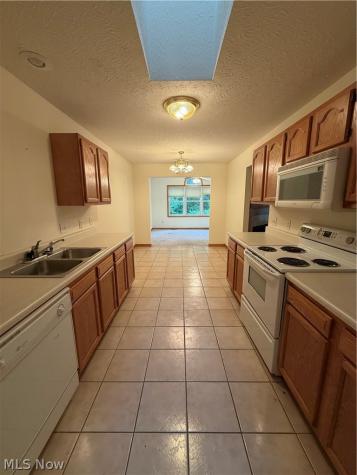 1437 Waters Edge Drive Akron OH 44313
