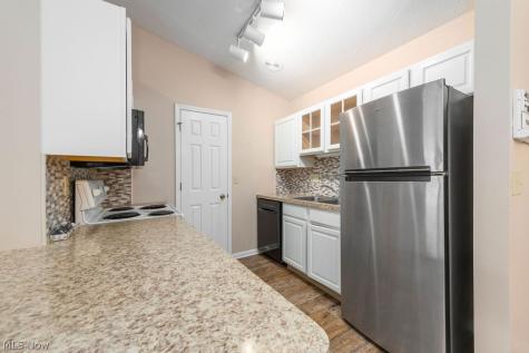 2716 Shakespeare Lane Avon OH 44011