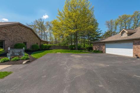 2716 Shakespeare Lane Avon OH 44011