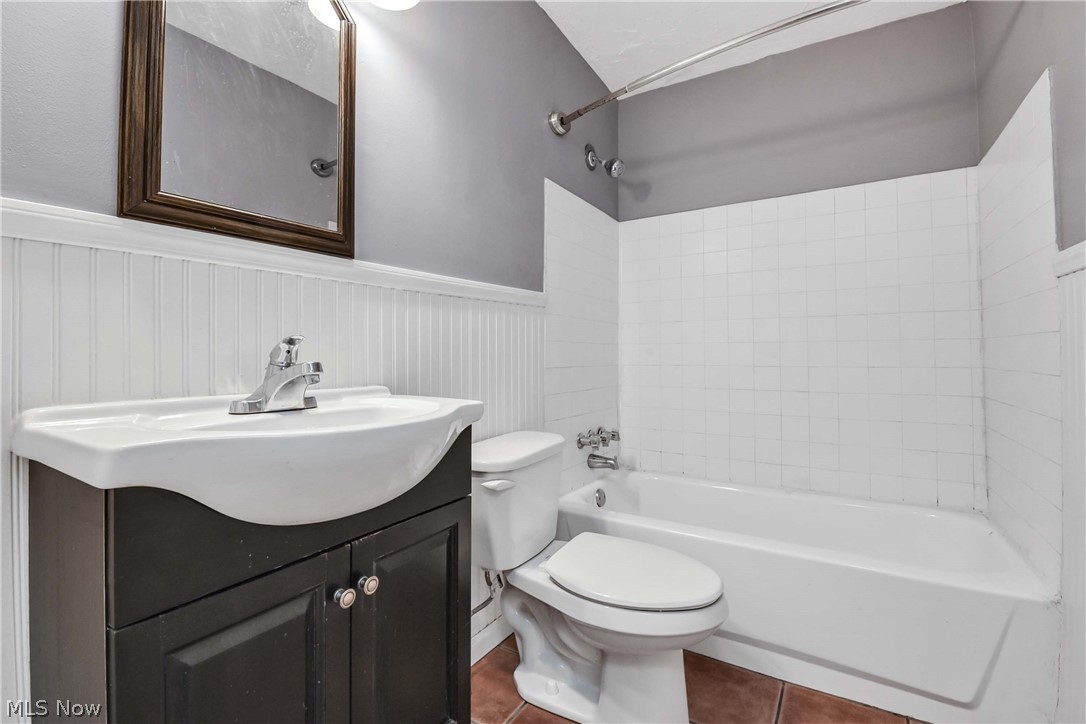 12029 Clifton Boulevard Lakewood OH 44107