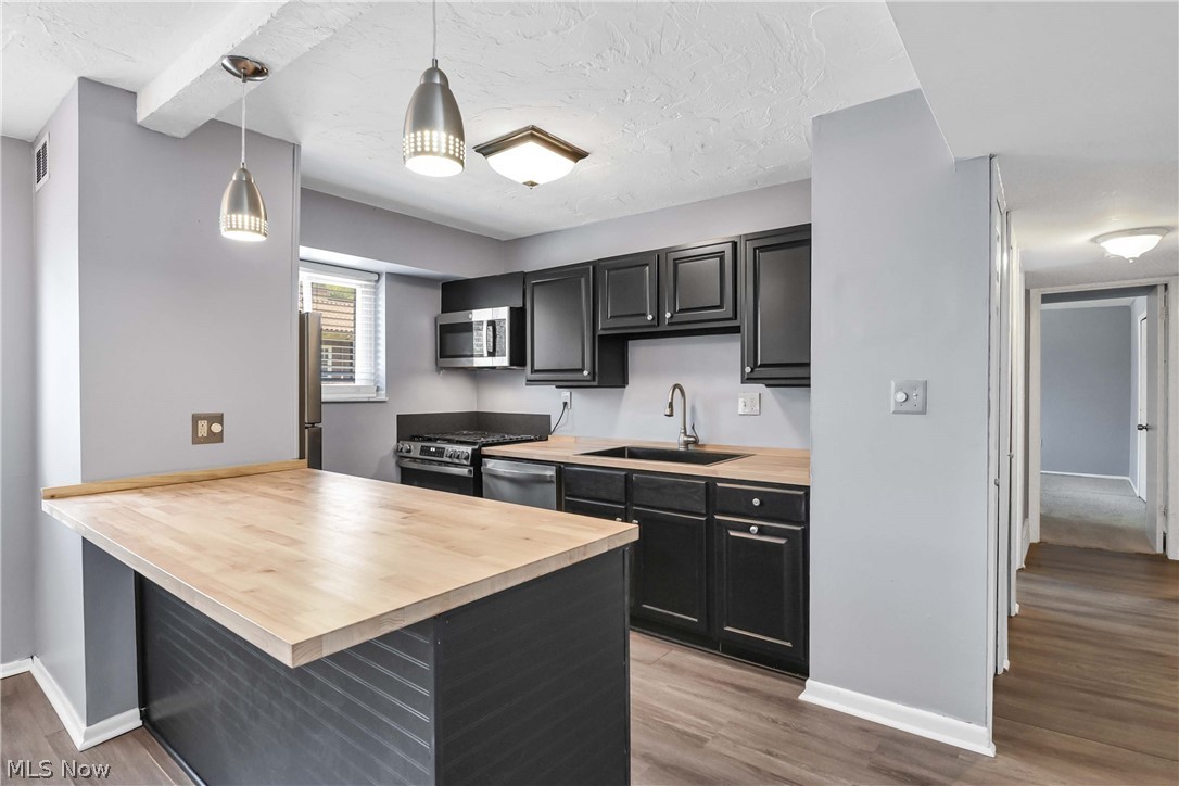 12029 Clifton Boulevard Lakewood OH 44107