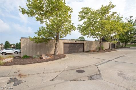 9610 Cove Drive North Royalton OH 44133