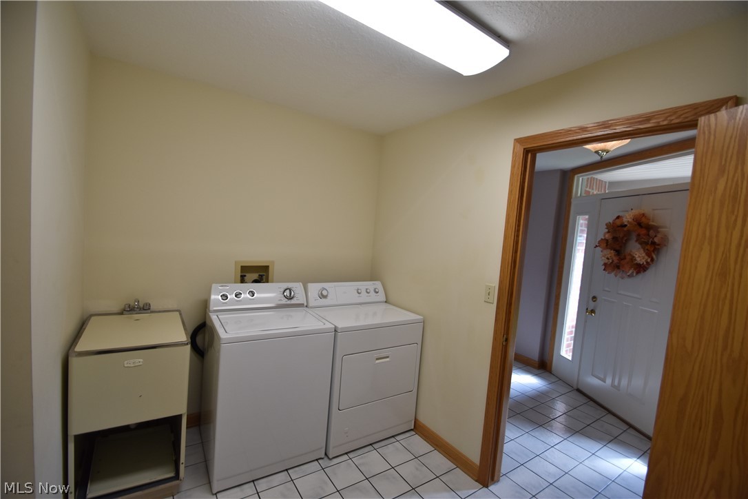 90 Montgomery Lane Canfield OH 44406