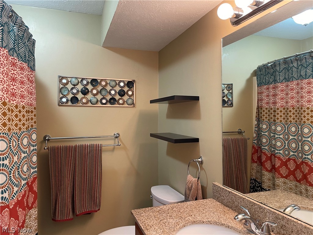16575 Wren Road Chagrin Falls OH 44023