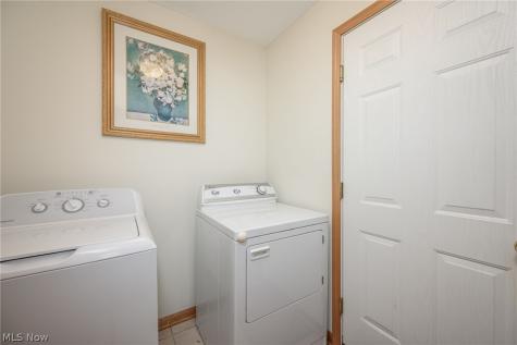 1432 Waters Edge Drive Akron OH 44313