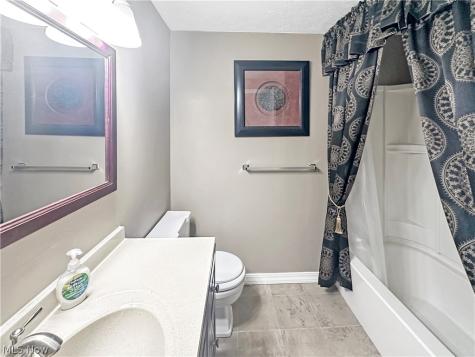 9640 Cove Drive North Royalton OH 44133