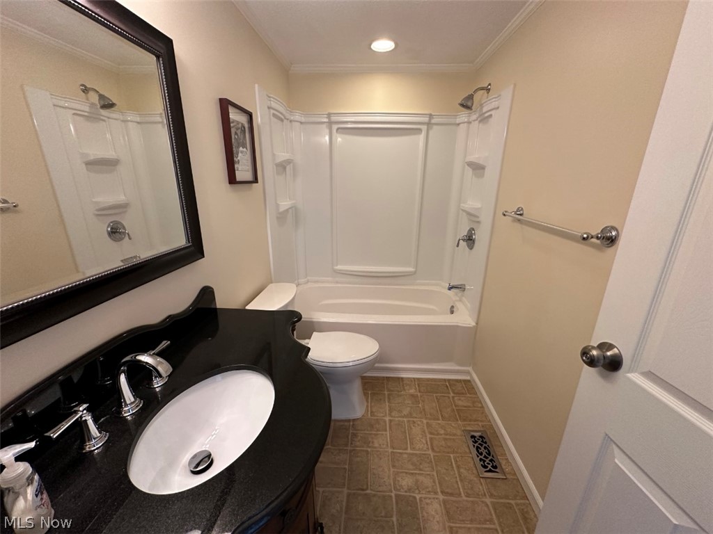9632 E. Idlewood Drive Twinsburg OH 44087