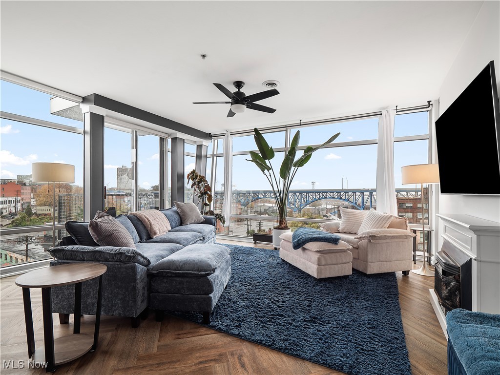 1237 Washington Avenue Cleveland OH 44113