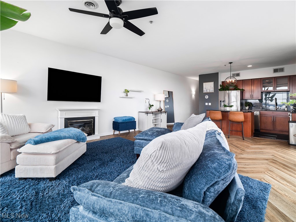 1237 Washington Avenue Cleveland OH 44113