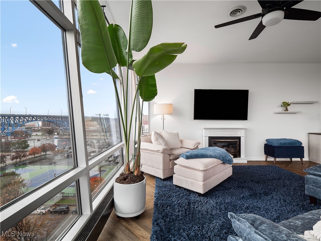 1237 Washington Avenue Cleveland OH 44113