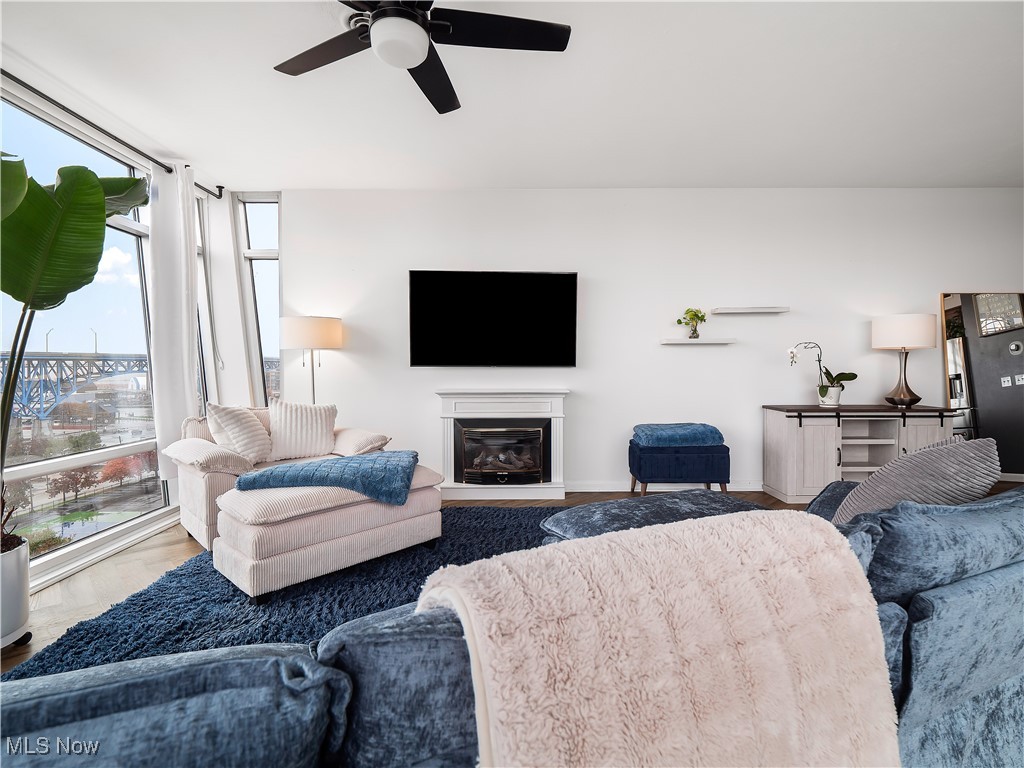 1237 Washington Avenue Cleveland OH 44113