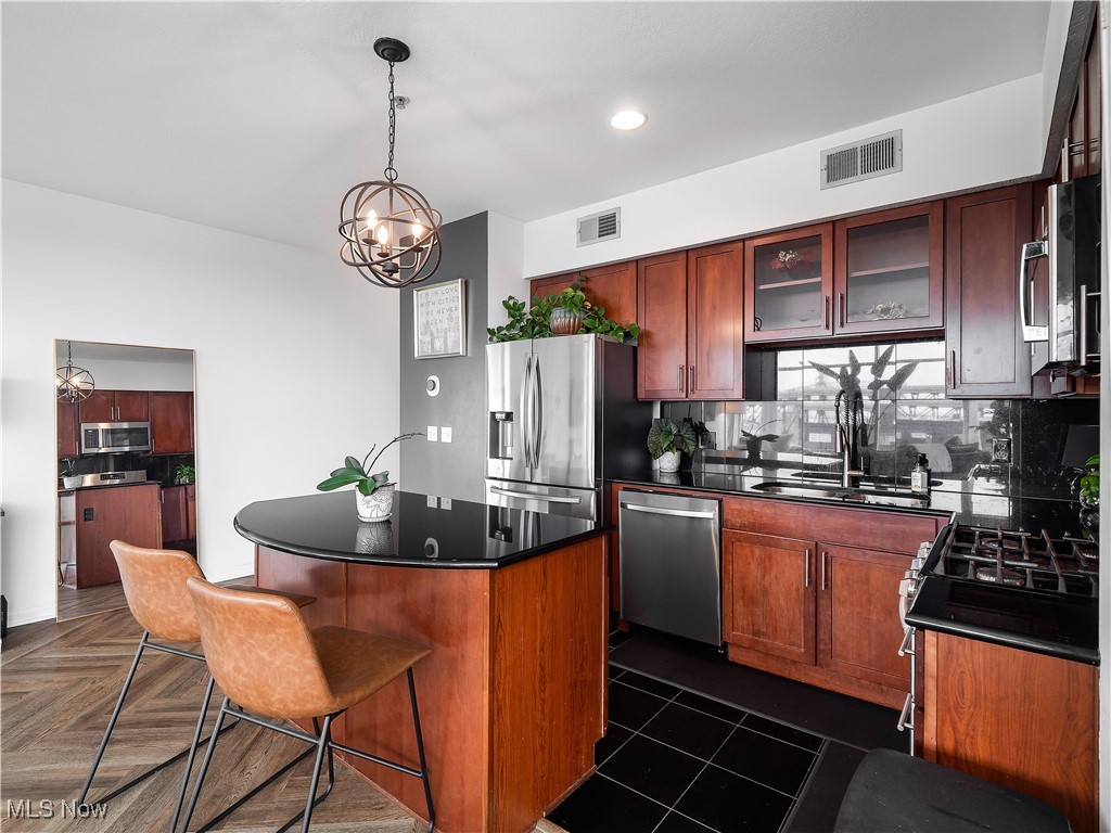 1237 Washington Avenue Cleveland OH 44113