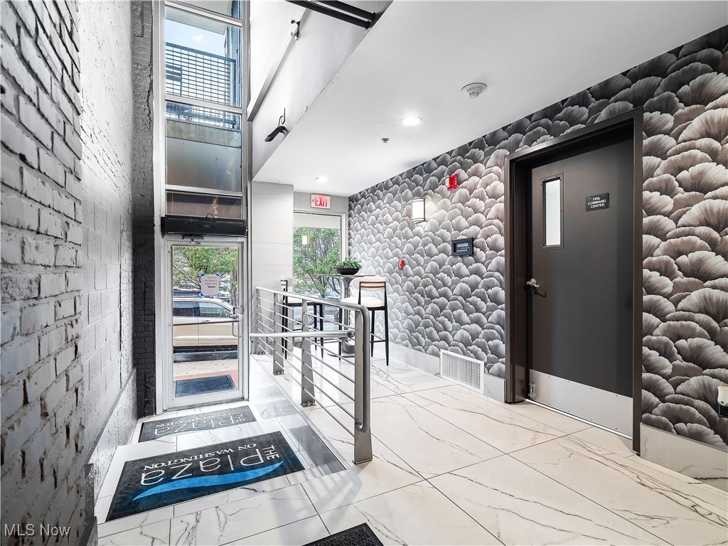 1237 Washington Avenue Cleveland OH 44113