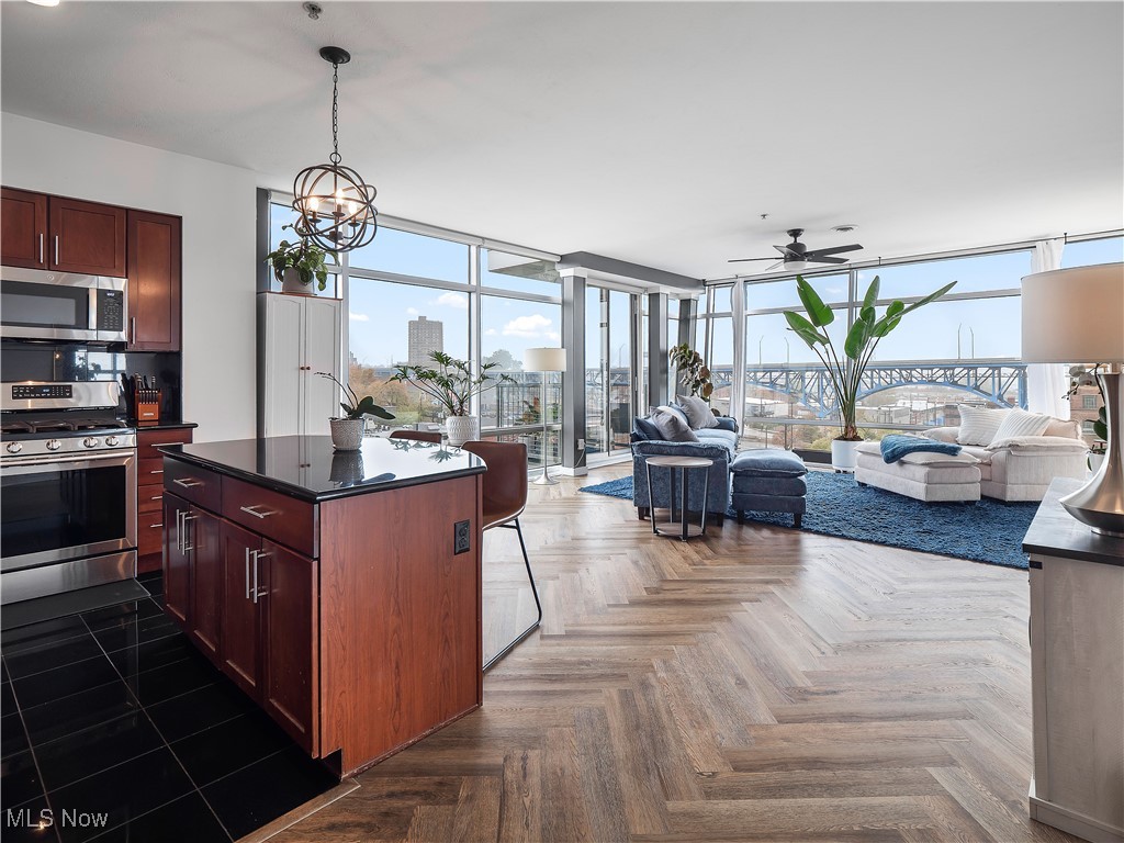 1237 Washington Avenue Cleveland OH 44113