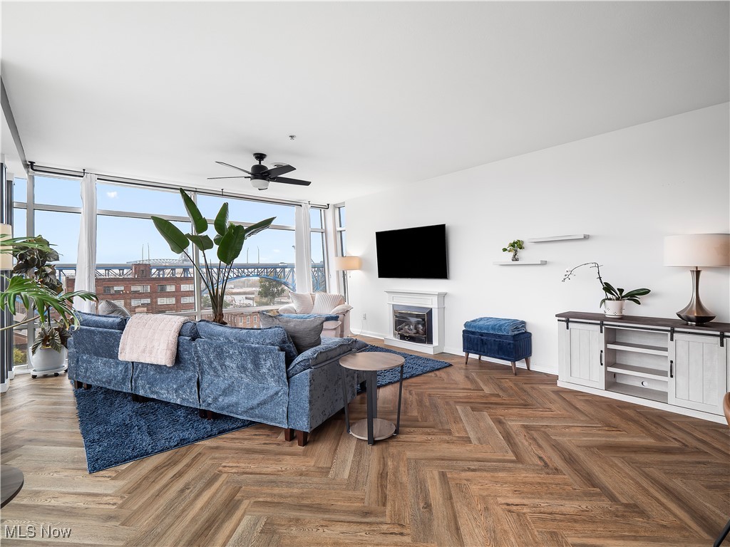 1237 Washington Avenue Cleveland OH 44113