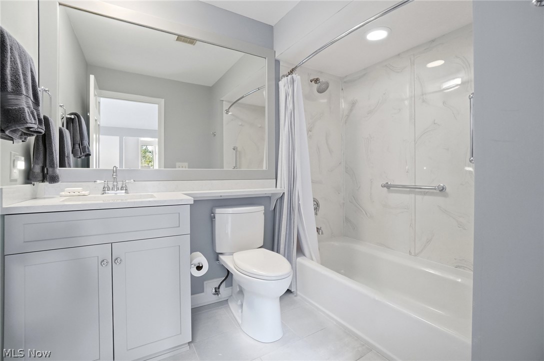 22 Hidden Valley Rocky River OH 44116