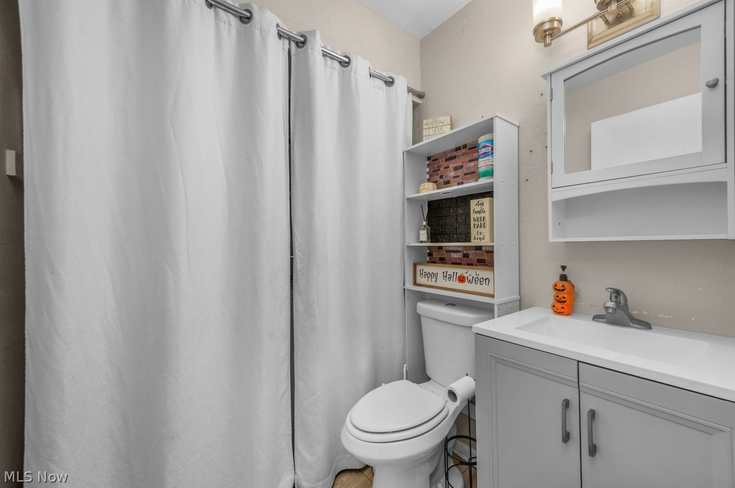 1930 King James Parkway Westlake OH 44145