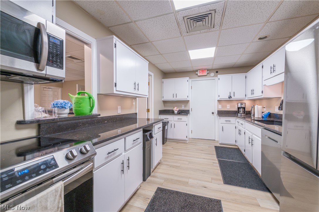 1930 King James Parkway Westlake OH 44145