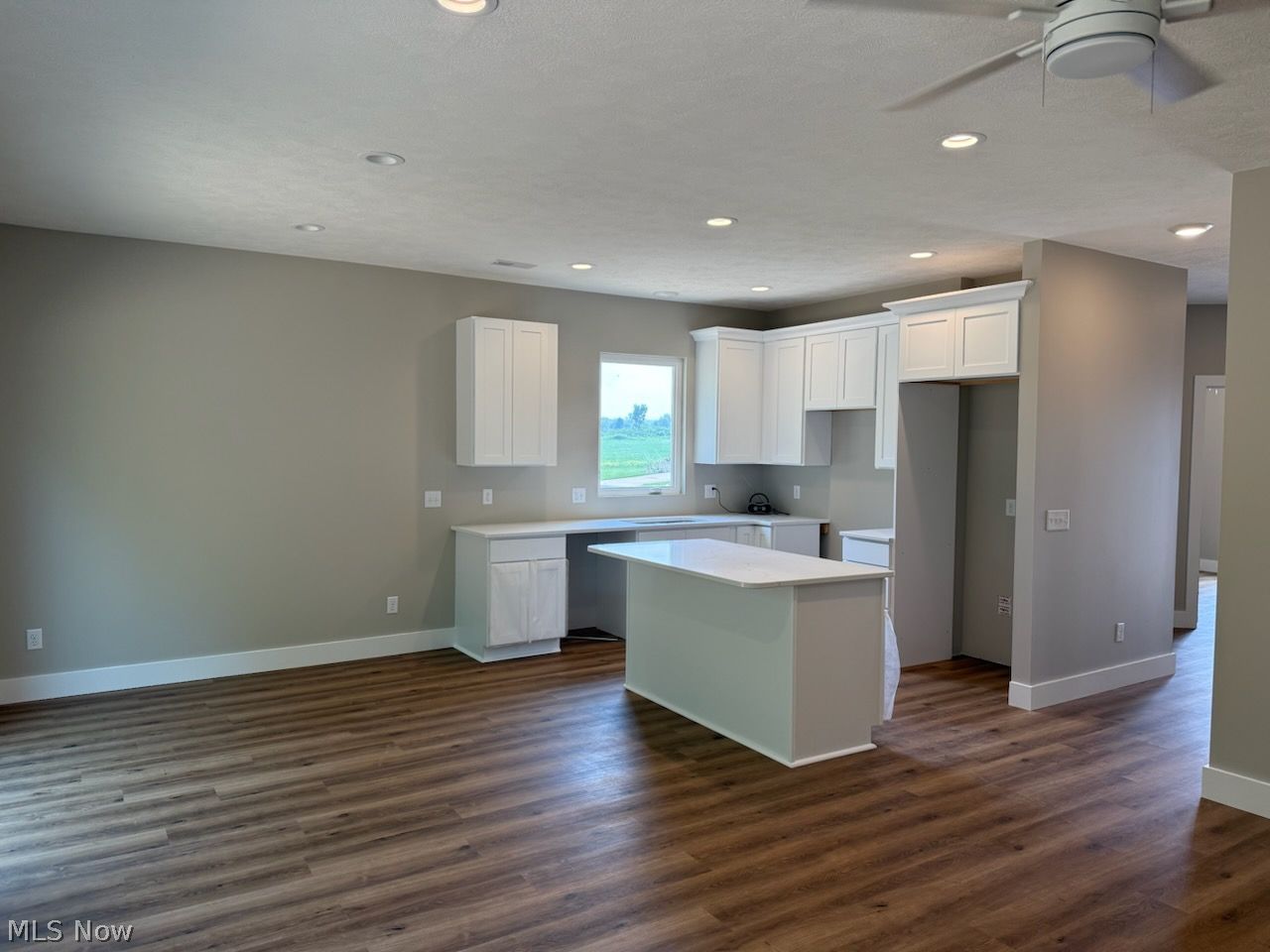 1972 Pleasure Court Louisville OH 44641