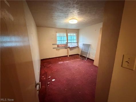 9404 Mount Auburn Avenue Cleveland OH 44104