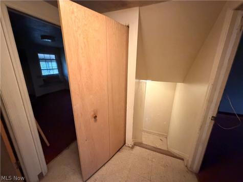 9404 Mount Auburn Avenue Cleveland OH 44104