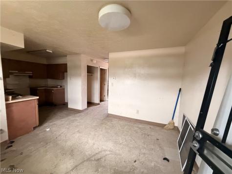 9404 Mount Auburn Avenue Cleveland OH 44104