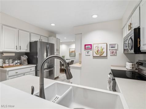 401 Bounty Way Avon Lake OH 44012