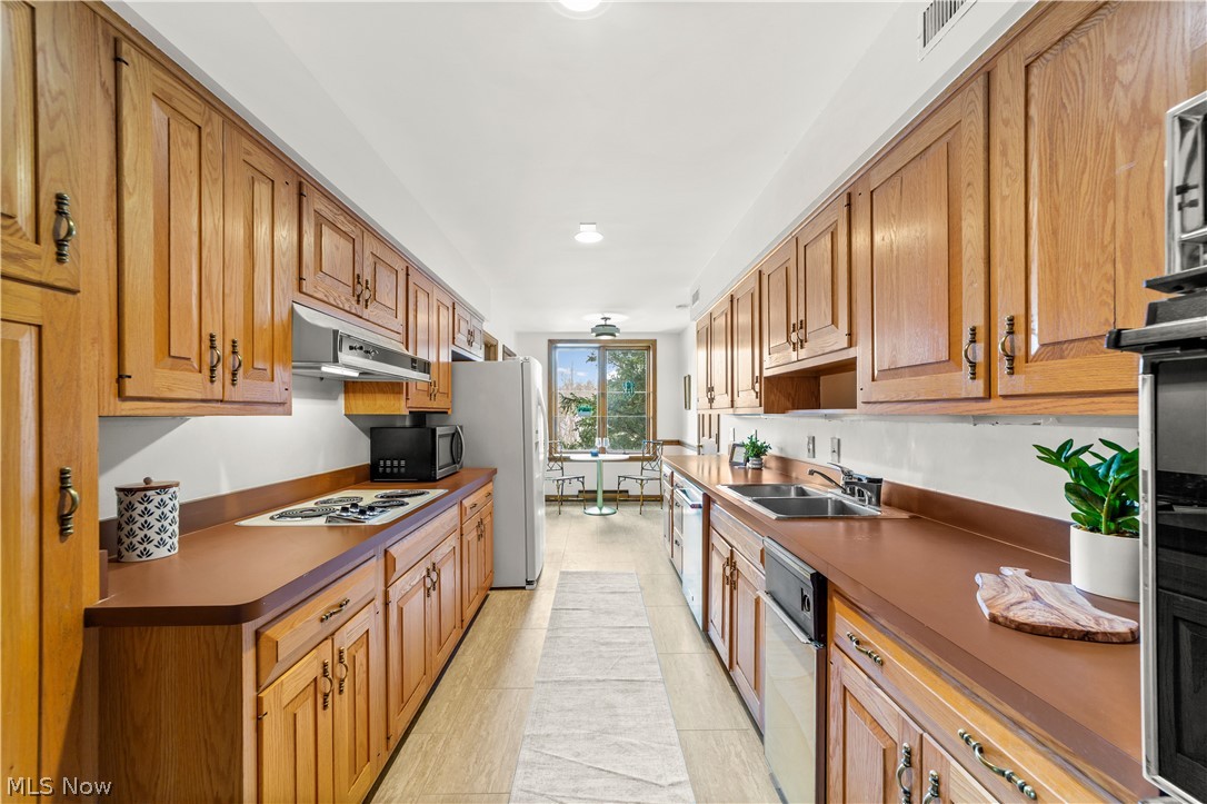 5200 Three Village Drive Lyndhurst OH 44124