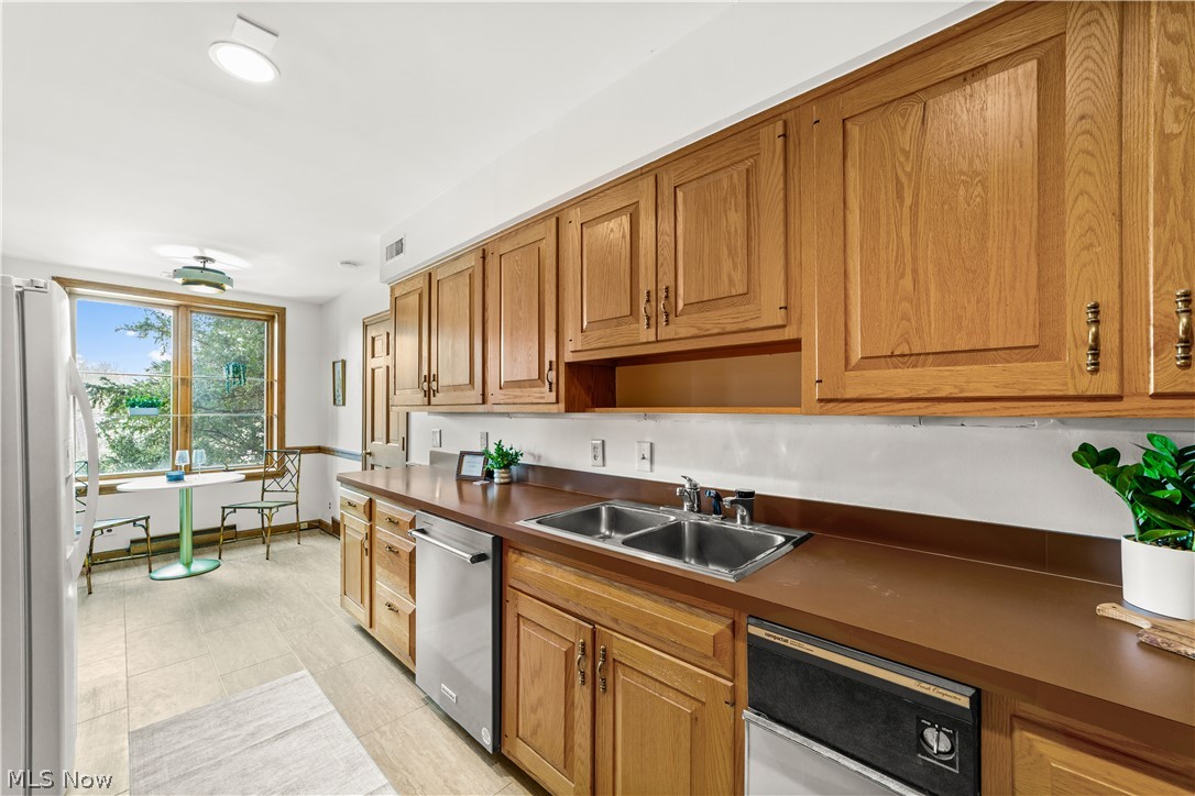 5200 Three Village Drive Lyndhurst OH 44124