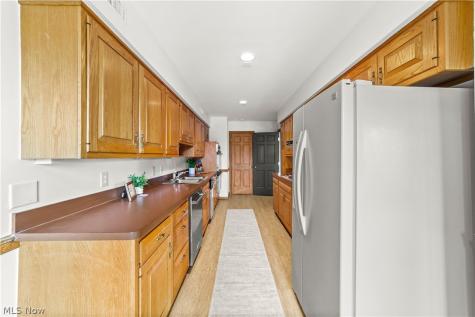 5200 Three Village Drive Lyndhurst OH 44124