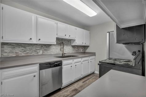 8583 N Akins Road North Royalton OH 44133