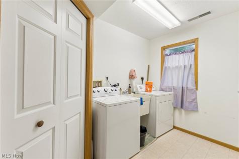23208 Bennington Hamlet Circle Euclid OH 44123