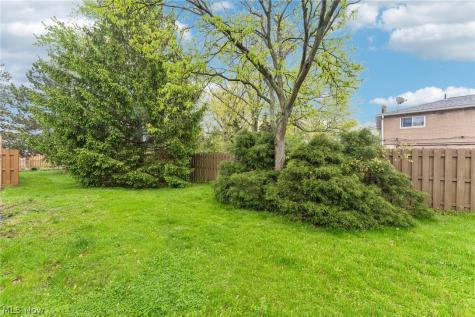 23208 Bennington Hamlet Circle Euclid OH 44123