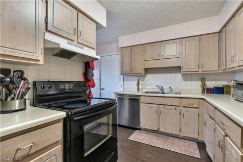 2344 Echo Valley Drive Stow OH 44224