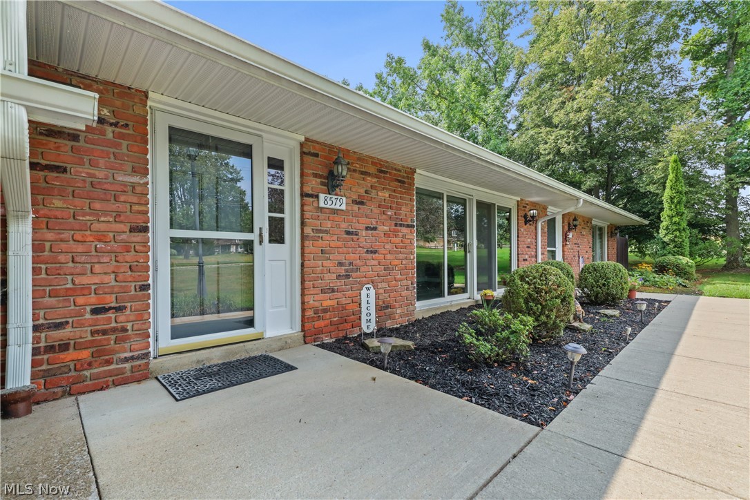 8579 Tanglewood Trail Chagrin Falls OH 44023