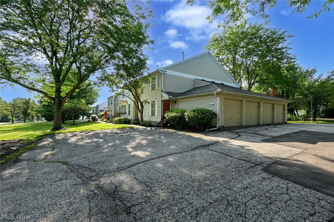2796 Mull Avenue Akron OH 44321