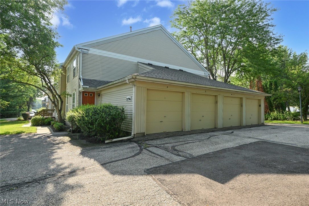 2796 Mull Avenue Akron OH 44321