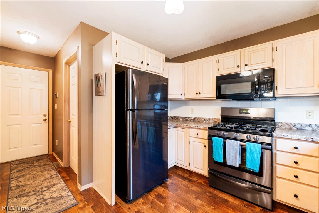 22 Fieldstone Poland OH 44514