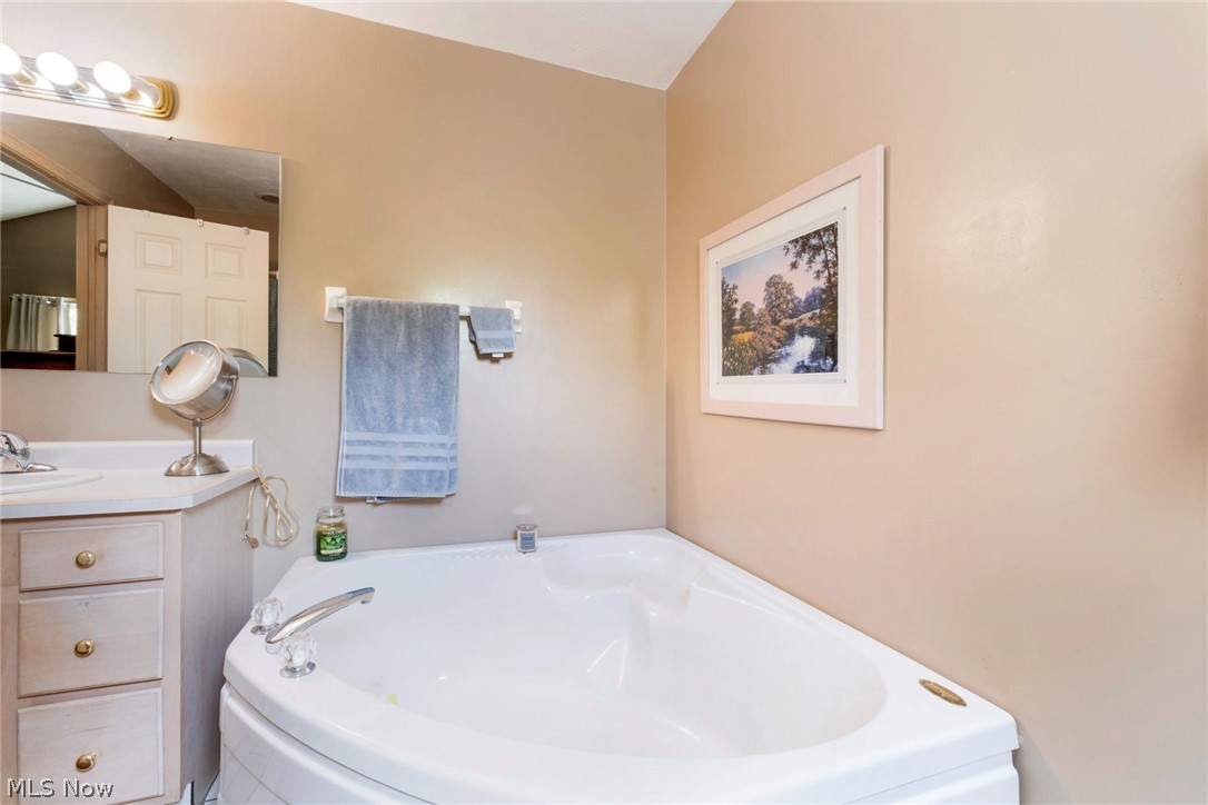 22 Fieldstone Poland OH 44514