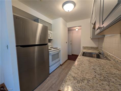22121 River Oaks Rocky River OH 44116