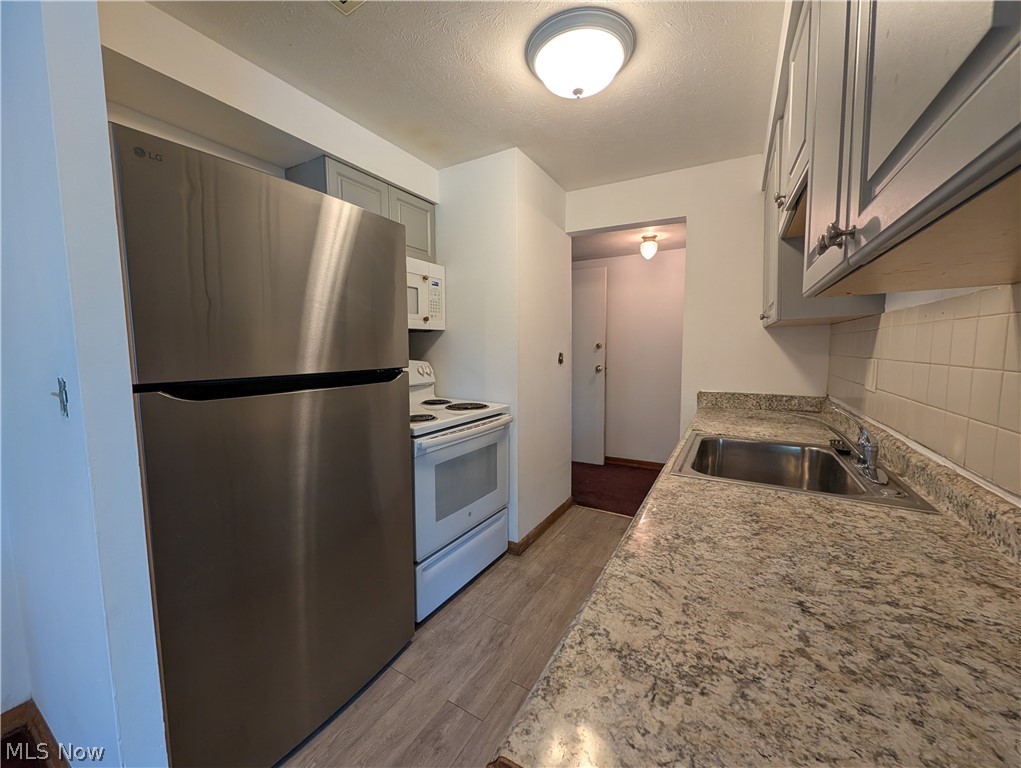 22121 River Oaks Rocky River OH 44116
