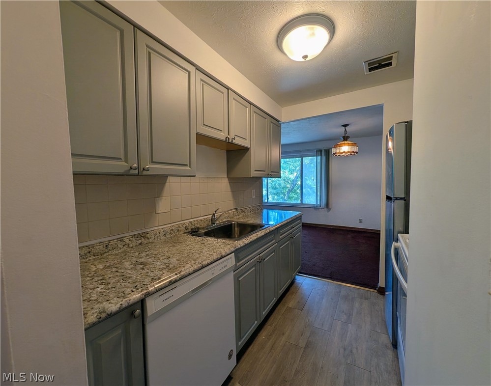 22121 River Oaks Rocky River OH 44116