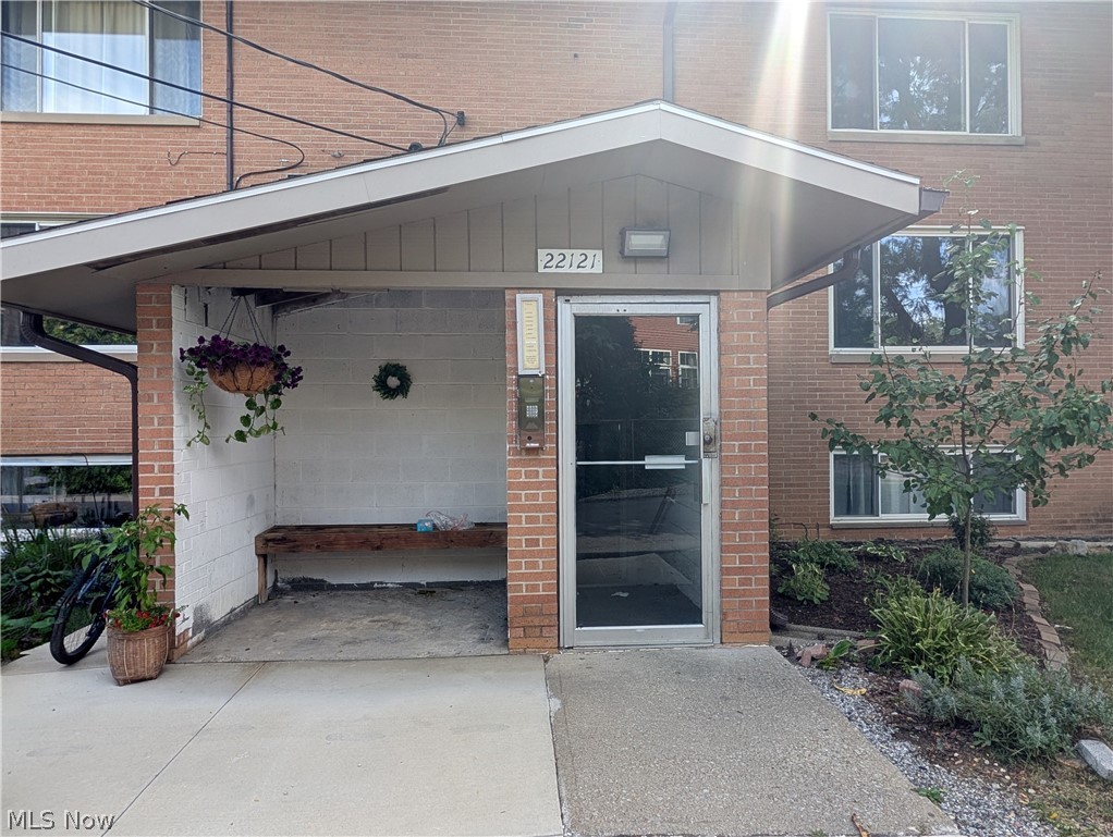 22121 River Oaks Rocky River OH 44116