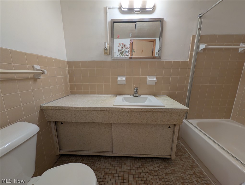 22121 River Oaks Rocky River OH 44116