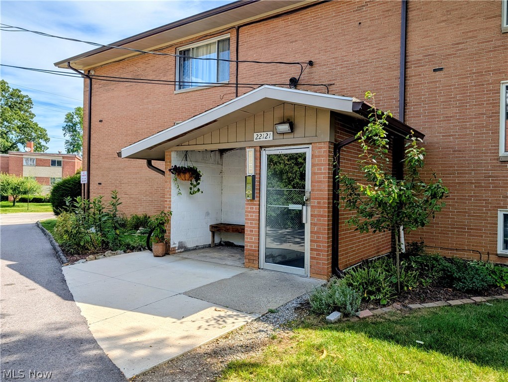 22121 River Oaks Rocky River OH 44116