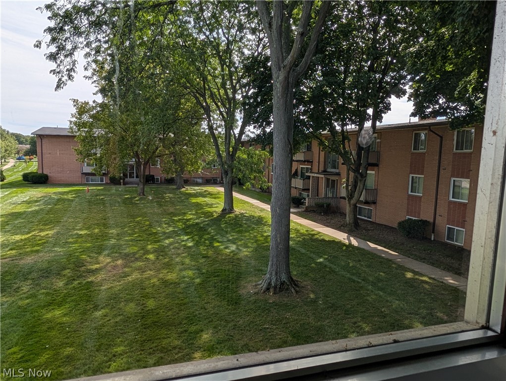 22121 River Oaks Rocky River OH 44116
