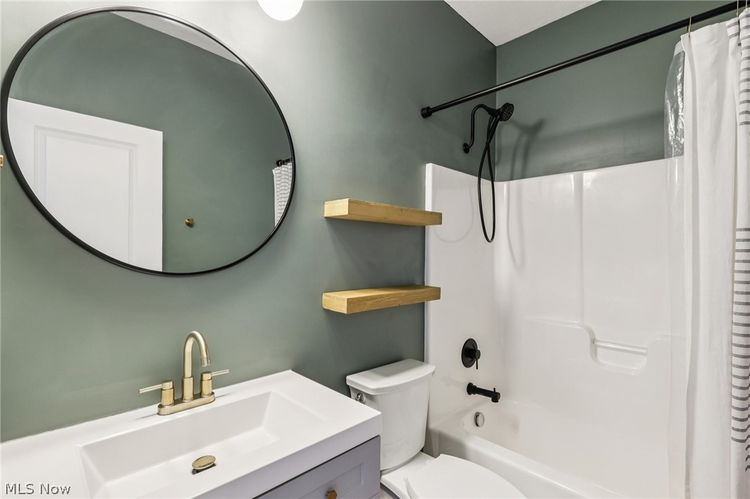 1410 Copper Trace Cleveland Heights OH 44118